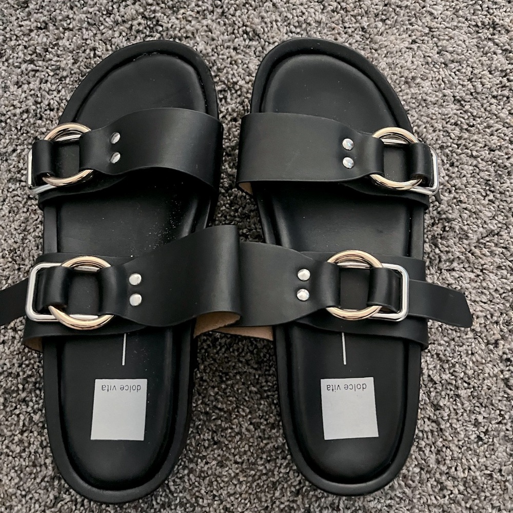 Women’s sandals size 8